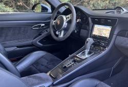 photo int�rieur de porsche 9981402677